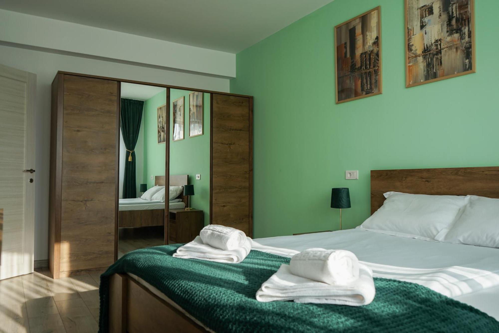 Mirandis Apartments - Comfort & Private Parking Near Coresi Mall Brașov Exterior foto