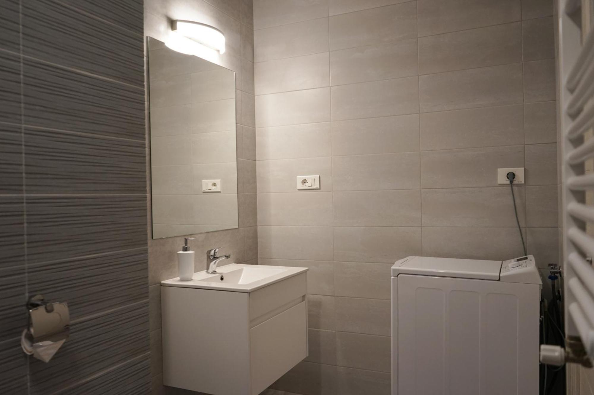 Mirandis Apartments - Comfort & Private Parking Near Coresi Mall Brașov Exterior foto