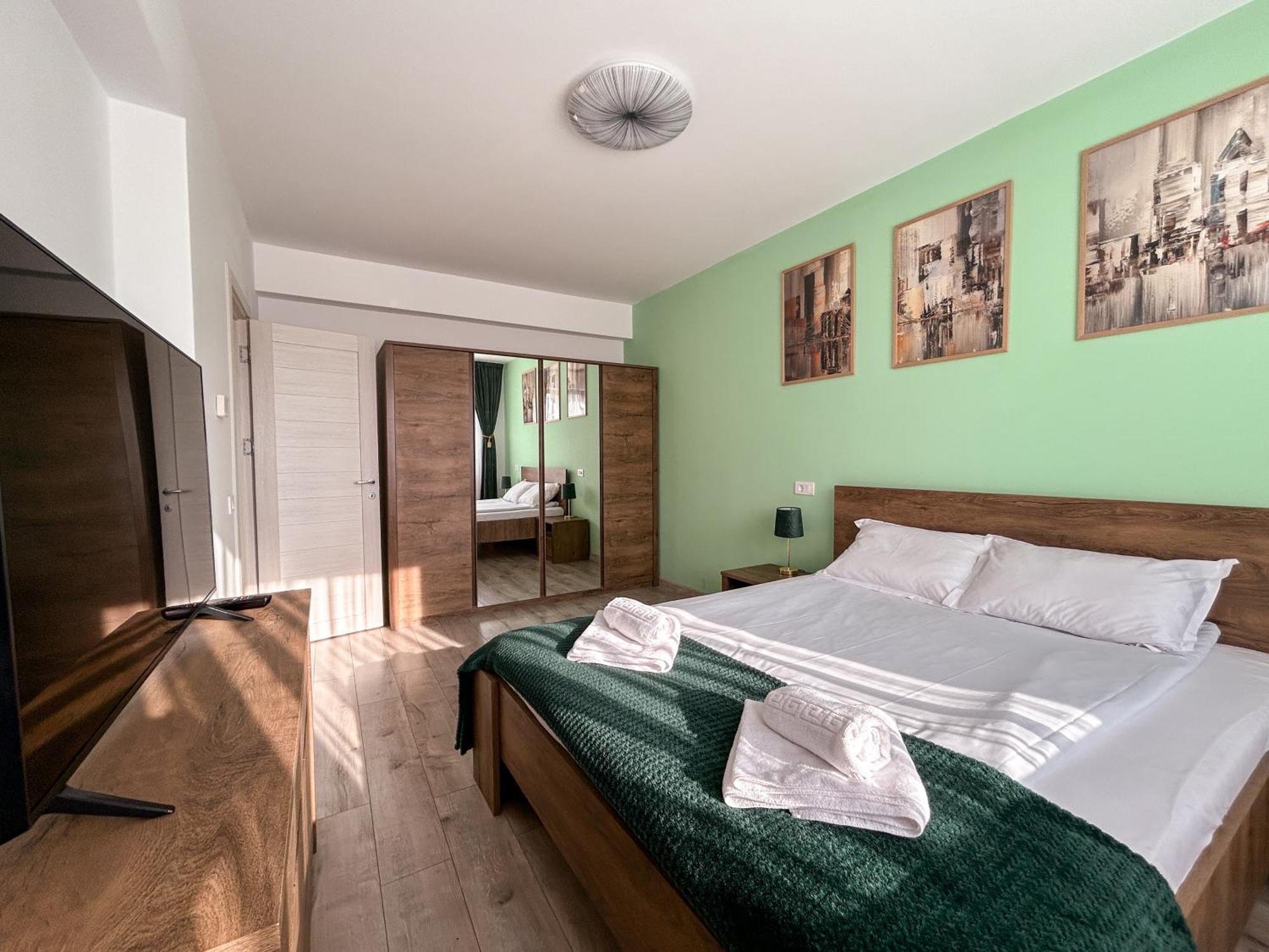 Mirandis Apartments - Comfort & Private Parking Near Coresi Mall Brașov Exterior foto