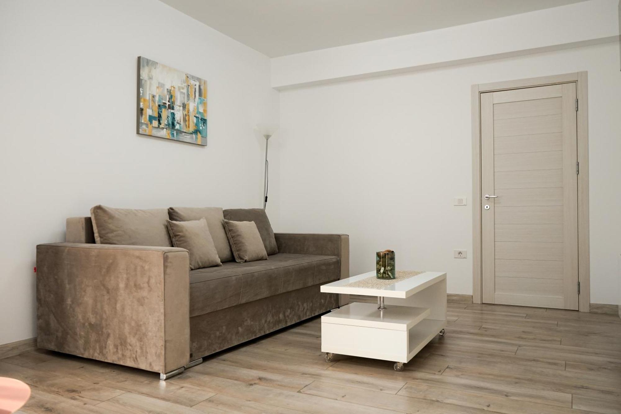 Mirandis Apartments - Comfort & Private Parking Near Coresi Mall Brașov Exterior foto