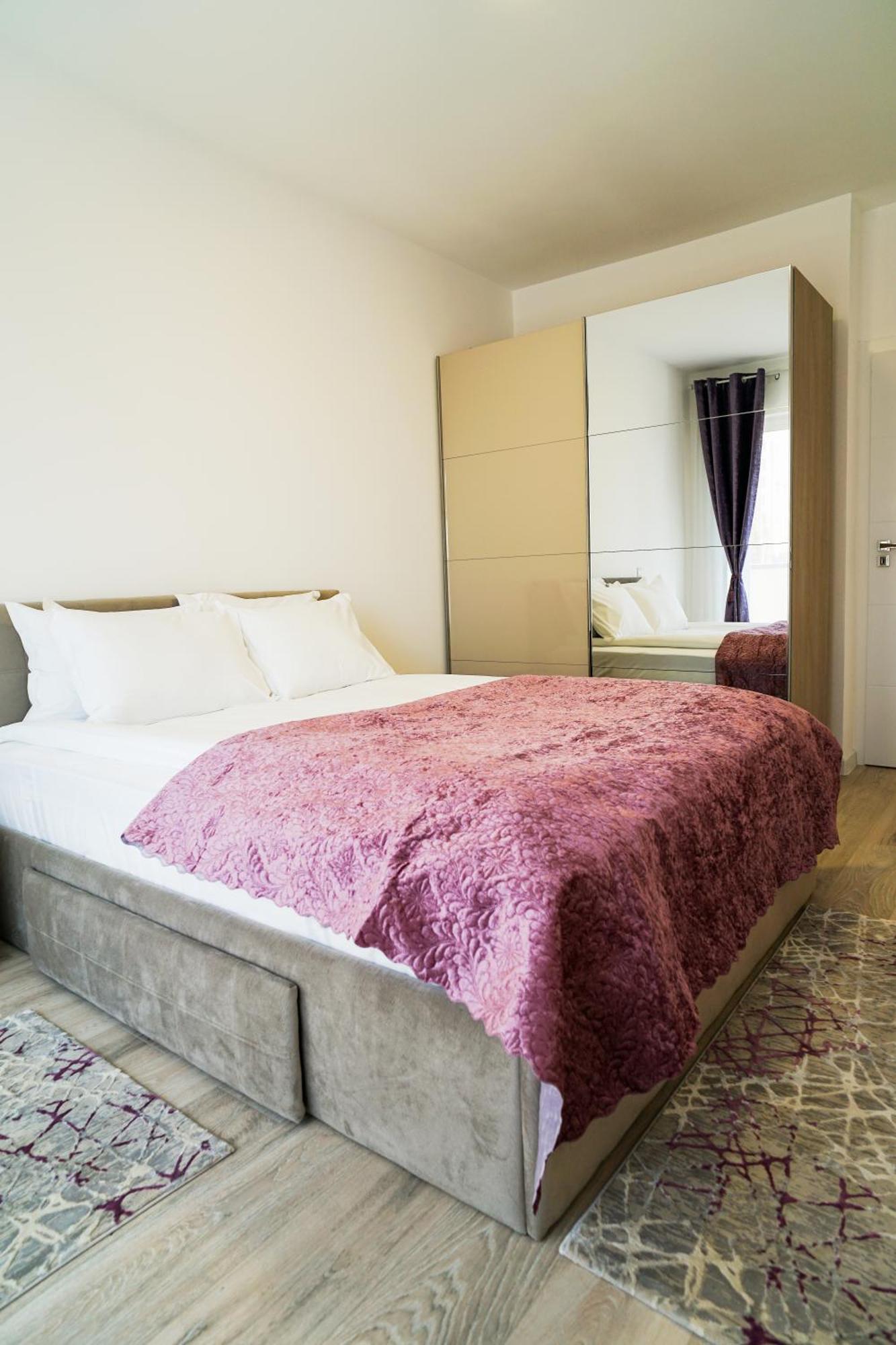 Mirandis Apartments - Comfort & Private Parking Near Coresi Mall Brașov Exterior foto