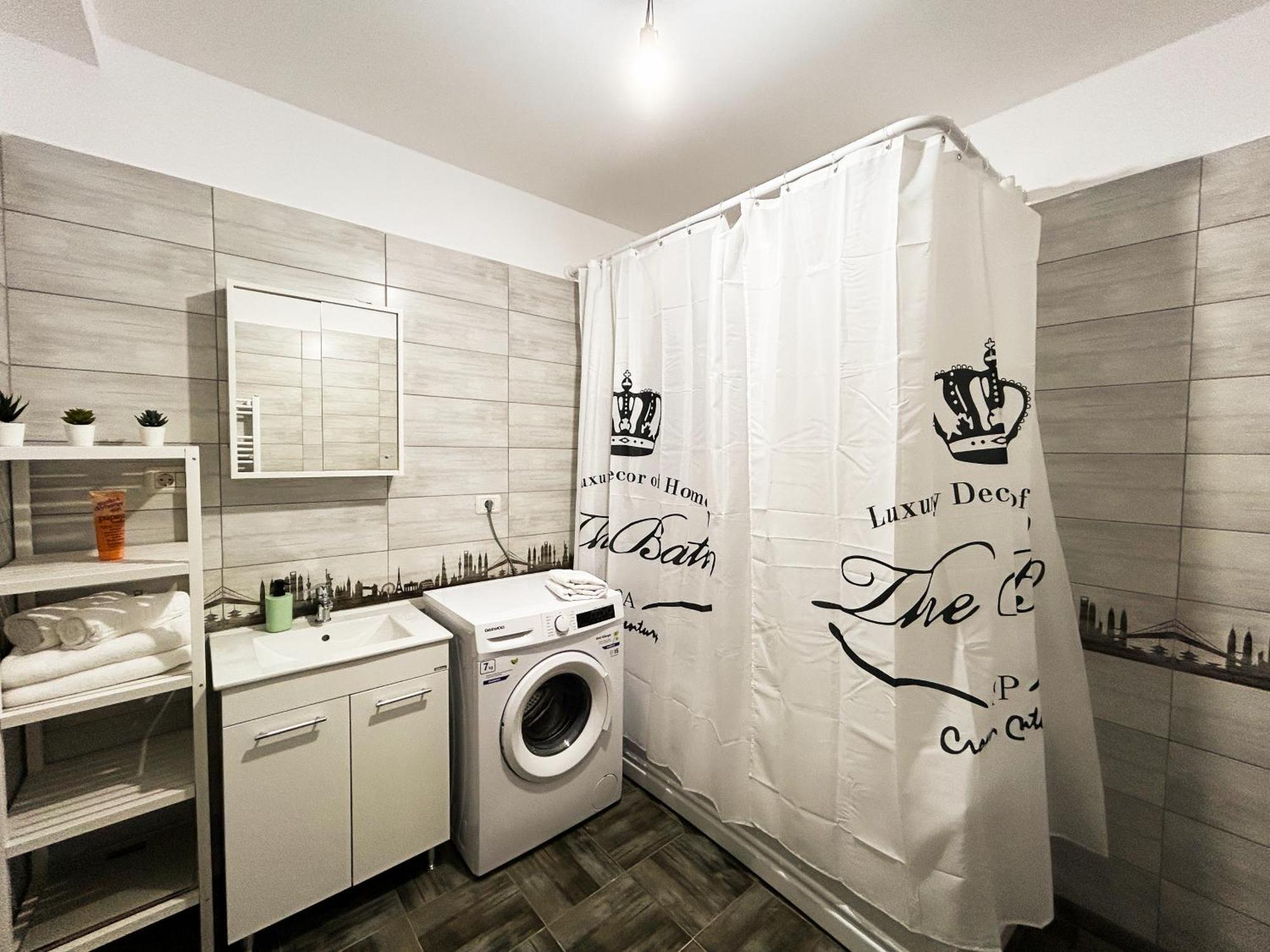 Mirandis Apartments - Comfort & Private Parking Near Coresi Mall Brașov Exterior foto